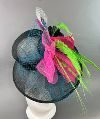 BLACK WIDE BRIM HAT WITH GLITTER PEACOCK FEATHERS