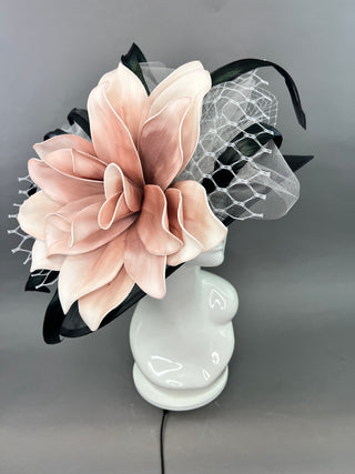 BLACK AND BLUSH PINK BLOOM WIDE BRIM HAT