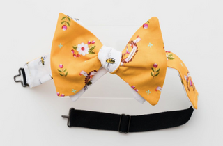 YELLOW TROPHY & BEE BOW TIE