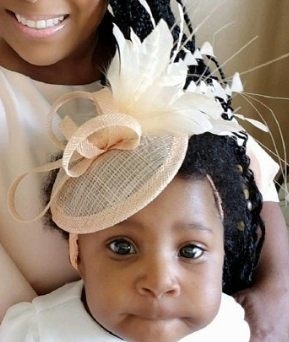 INFANT FASCINATOR