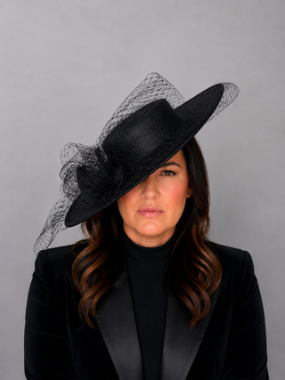BLACK BOATER HAT WITH NETTING BOW