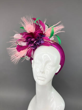 MAGENTA FASCINATOR WITH LIGHT PINK FEATHERS