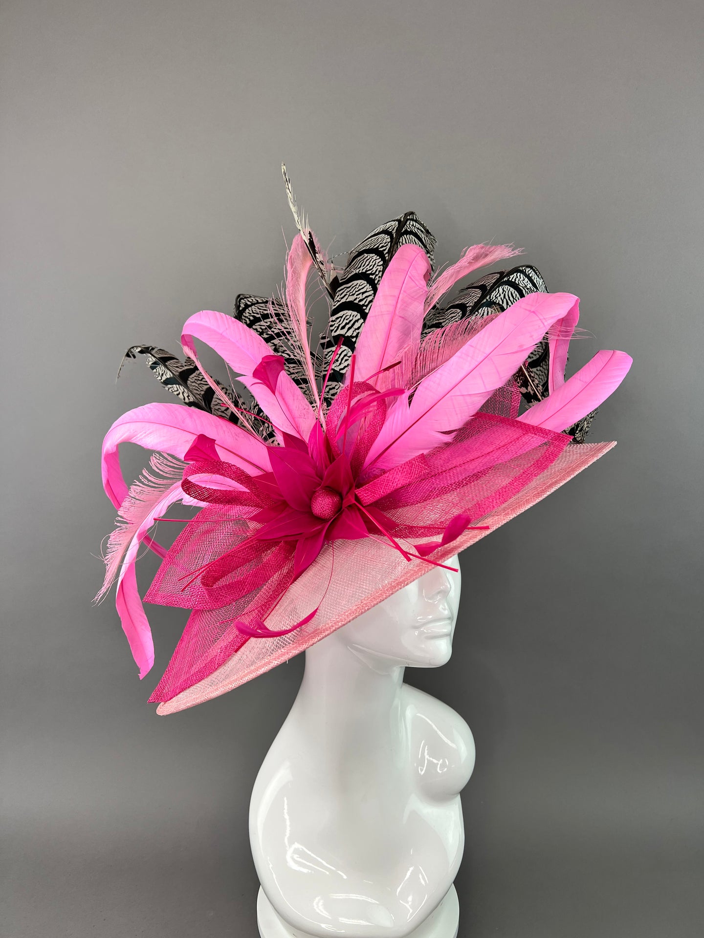 LIGHT PINK WIDE BRIM WITH FUCHSIA BLOOM ACCENT