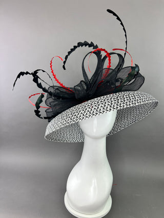 BLACK AND WHITE ROUND BRIM WITH RED ACCENTS