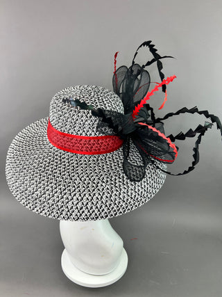 BLACK AND WHITE ROUND BRIM WITH RED ACCENTS