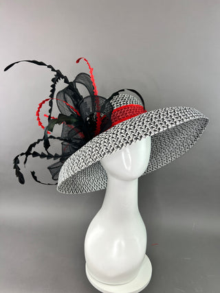 BLACK AND WHITE ROUND BRIM WITH RED ACCENTS