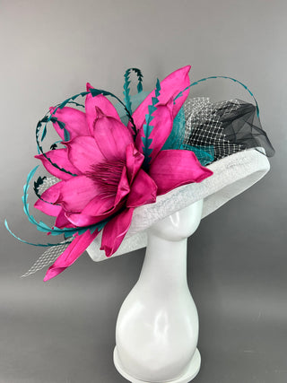 WHITE FLIPPED BRIM WITH MAGENTA BLOOM