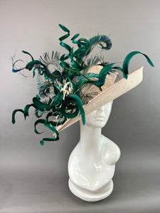 NUDE AND GREEN PEACOCK FLIPPED BRIM HAT