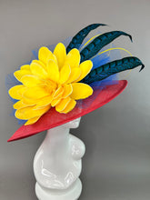 Load image into Gallery viewer, RED ROUBD BRIM WITH YELLOW FLOWER