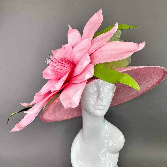 PINK DERBY HAT WITH PINK FLORAL BLOOM