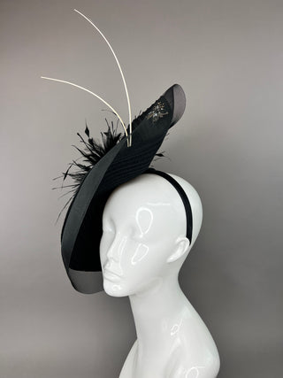 BLACK FASCINATOR WITH WHITE SPINES
