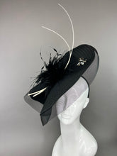 Load image into Gallery viewer, BLACK FASCINATOR WITH WHITE SPINES