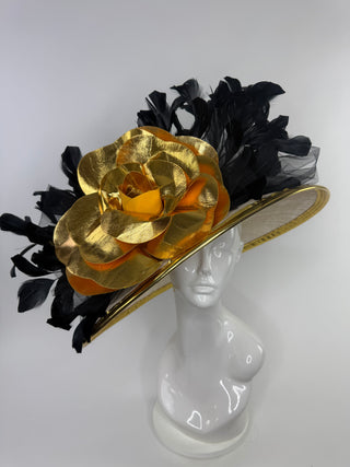 NUDE WIDE BRIM WITH METALLIC GOLD BLOOM AND BLACK FEATHER SPRAYS