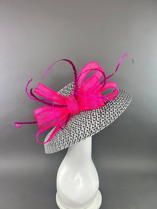 BLACK AND WHITE ROUND BRIM WITH FUCHSIA BOW. - The Hat Hive