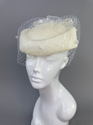 Modern Wedding Hat with Veil – Elegant Sinamay Bridal Fascinator with Bow - The Hat Hive