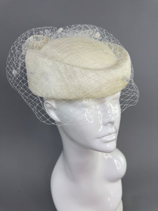 Modern Wedding Hat with Veil – Elegant Sinamay Bridal Fascinator with Bow - The Hat Hive