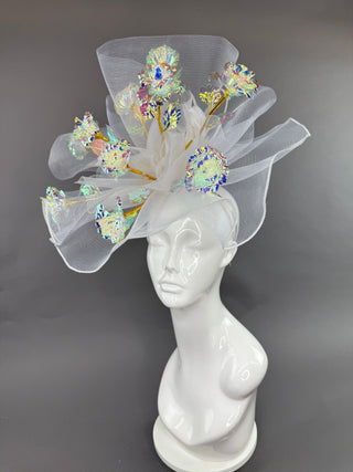 WHITE FASCINATOR HAT “HATINATOR” WITH GOLD STEMMED IRIDESCENT ROSES - The Hat Hive