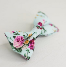 Load image into Gallery viewer, PINK ROSE FLORAL BOW TIE