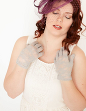 Load image into Gallery viewer, FLORAL LACE GLOVES