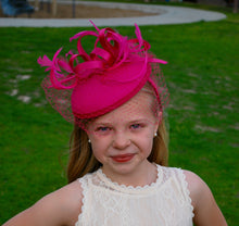 Load image into Gallery viewer, MINI MADELYN FASCINATOR