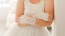 Load image into Gallery viewer, White Lace Gloves