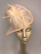 Load image into Gallery viewer, Pastel Pink Fascinator, peach kentucky derby hat, British Hat, Womens Tea Party Hat, Church Hat, Derby Hat, Fancy Hat, Pink Hat