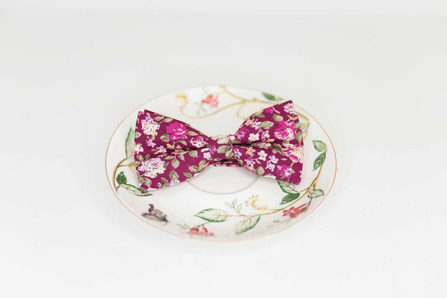Merlot Pink and White Rose Bow Tie