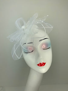 White  Fascinator, Tea Party Hat, Bridal wedding hat, Derby Hat, Formal Hair Piece, Woman&#39;s Hair Clip, British Fancy Hat,