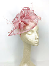 Load image into Gallery viewer, Blush Pink Fascinator, British Hat, Womens Tea Party Hat, Church Hat, Derby Hat, Fancy Hat, Pink Hat, Tea Party Hat, wedding hat