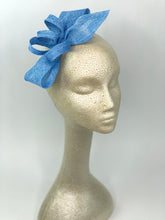 Load image into Gallery viewer, Blue Fascinator, Women&#39;s Kentucky Derby Hat, Church Hat, Derby Hat, Fancy Hat, Light Blue Hat, Tea Party Hat, wedding hat for women