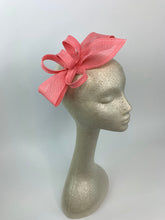 Load image into Gallery viewer, Pink Fascinator, Womens Tea Party Hat, Church Hat, Kentucky Derby Hat, Fancy Hat, Pink Hat, Tea Party Hat,wedding hat