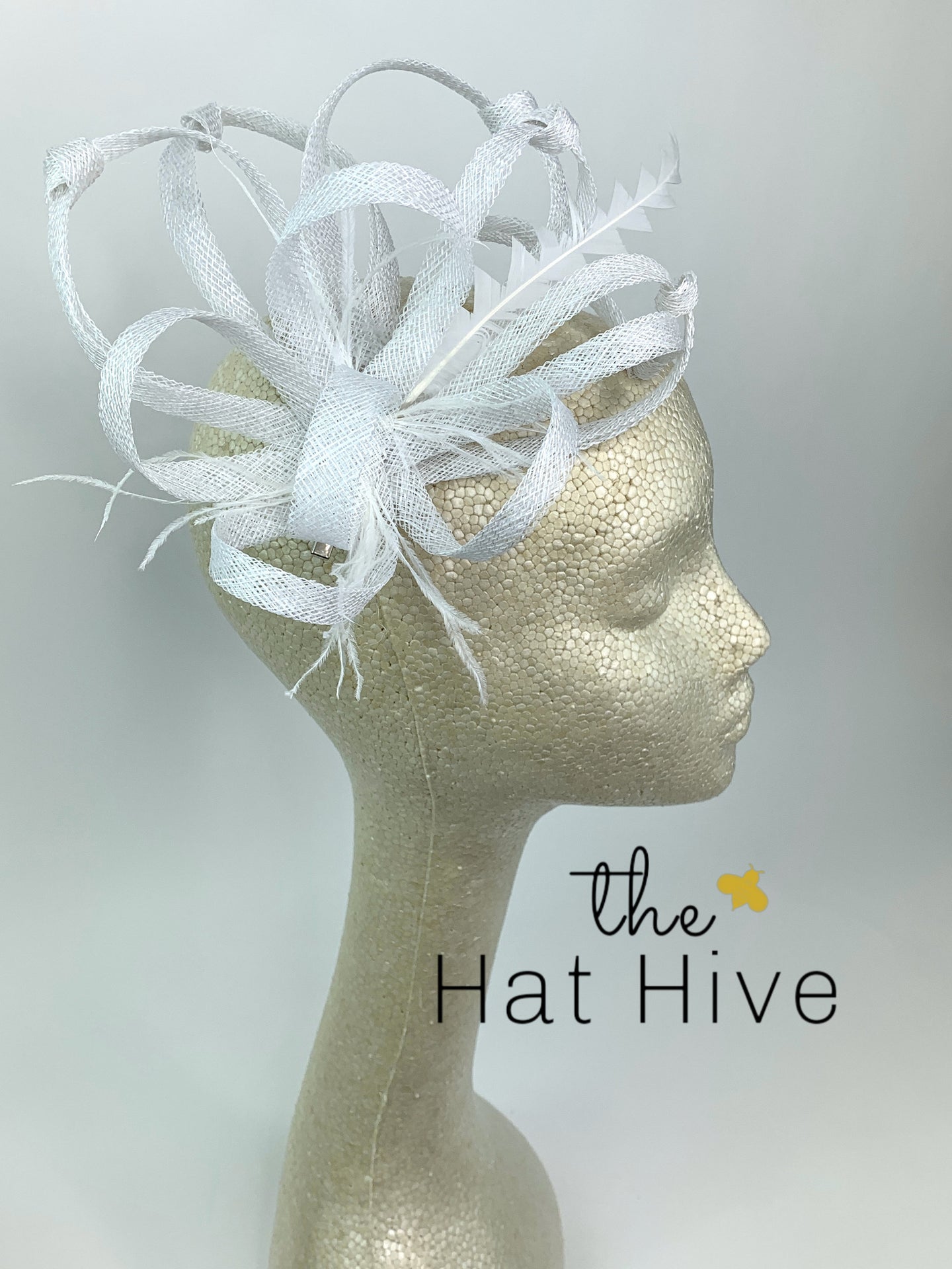 White Fascinator, Derby Hat, Tea Party Hat, Bridal wedding hat, Derby Hat, Formal Hair Piece, Woman's Hair Clip, British Fancy Hat,