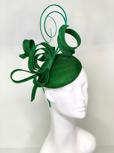 Linnen Fascinator is a classic perfect for the Kentucky Derby, Church, Wedding, Bridal Shower, Wedding or any special occasion 