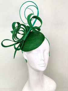 Linnen Fascinator is a classic perfect for the Kentucky Derby, Church, Wedding, Bridal Shower, Wedding or any special occasion 