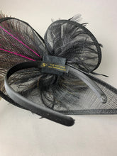 Load image into Gallery viewer, Black Fascinator with Peacock Feathers attaches on headband, Women&#39;s Tea Party Hat, Derby Hat, Wedding Hat, Kentucky Derby