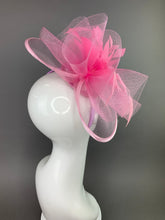Load image into Gallery viewer, Light Pink Fascinator on headband, Women&#39;s Tea Party Hat, Hat with Veil, Church Hat, Kentucky Derby Hat, Fancy Hat, wedding hat,