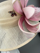 Load image into Gallery viewer, LIGHT PINK BLOOM WITH CURLED SPINES HAT
