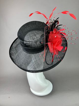 BLACK AND RED FLIPPED BRIM HAT