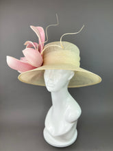 Load image into Gallery viewer, LIGHT PINK BLOOM WITH CURLED SPINES HAT