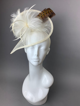 IVORY FASCINATOR W/ SIMPLE PHEASANT FEATHER - The Hat Hive