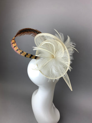 IVORY FASCINATOR W/ SIMPLE PHEASANT FEATHER - The Hat Hive