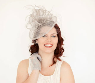 THE BRYNLEE SINAMAY FEATHER FASCINATOR WITH VEIL ON HEADBAND - The Hat Hive