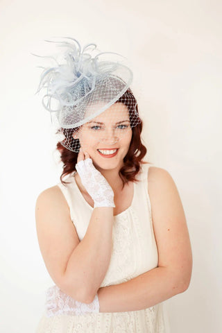 THE BRYNLEE SINAMAY FEATHER FASCINATOR WITH VEIL ON HEADBAND - The Hat Hive