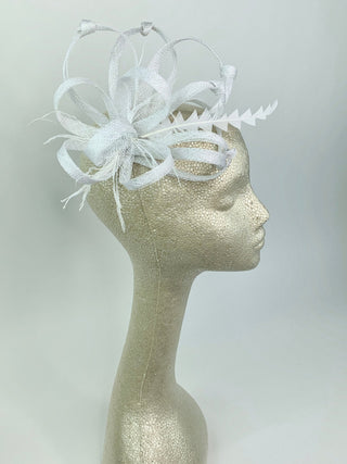 White Fascinator, Derby Hat, Tea Party Hat, Bridal wedding hat, Derby Hat, Formal Hair Piece, Woman's Hair Clip, British Fancy Hat, - The Hat Hive