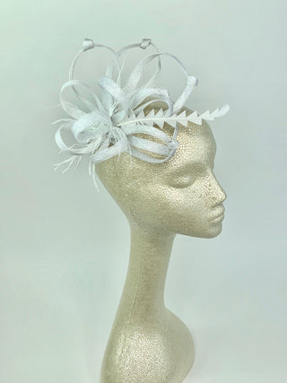 White Fascinator, Derby Hat, Tea Party Hat, Bridal wedding hat, Derby Hat, Formal Hair Piece, Woman's Hair Clip, British Fancy Hat, - The Hat Hive